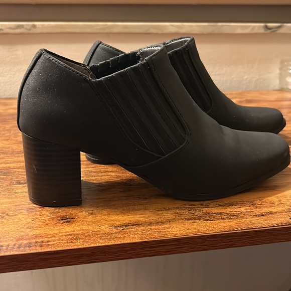 Life Stride Simply Comfort Half Boot - Picture 3 of 6